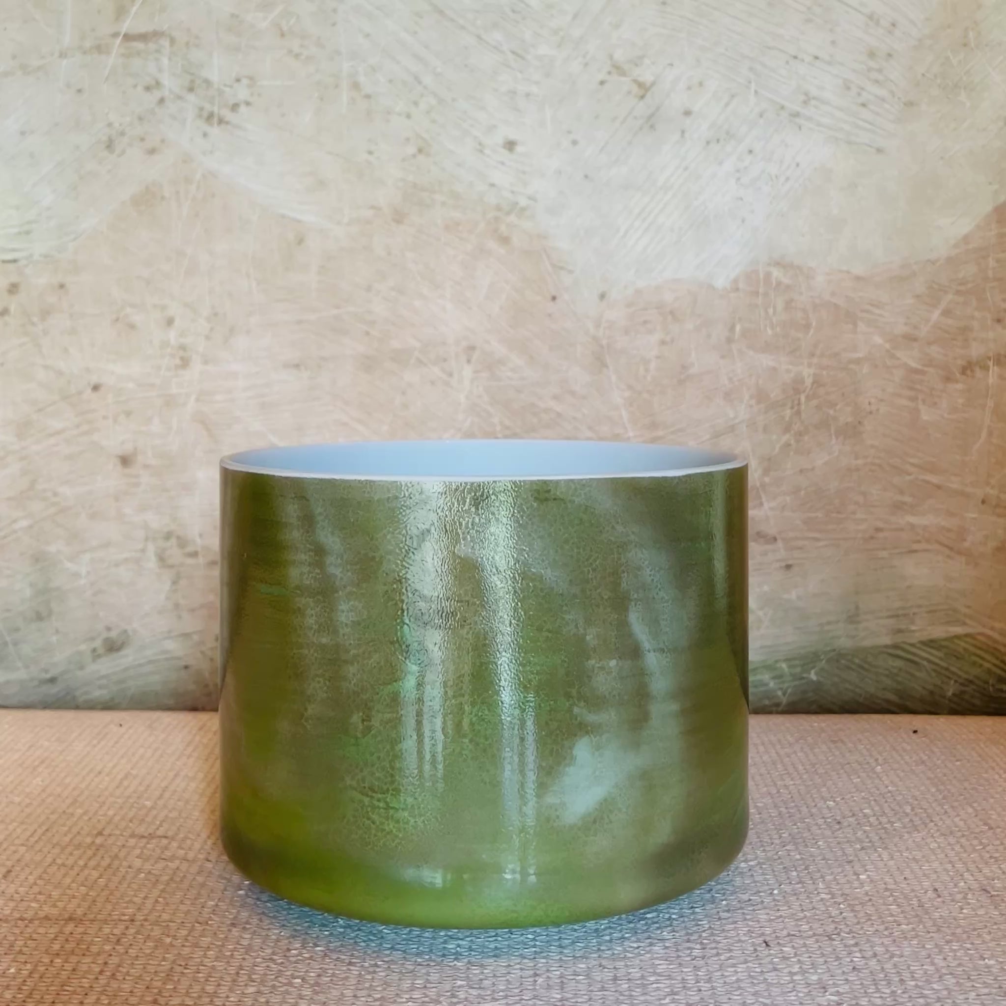 Listen to Earth Wisdom Itiogawa Jade Crystal Sound Bowl